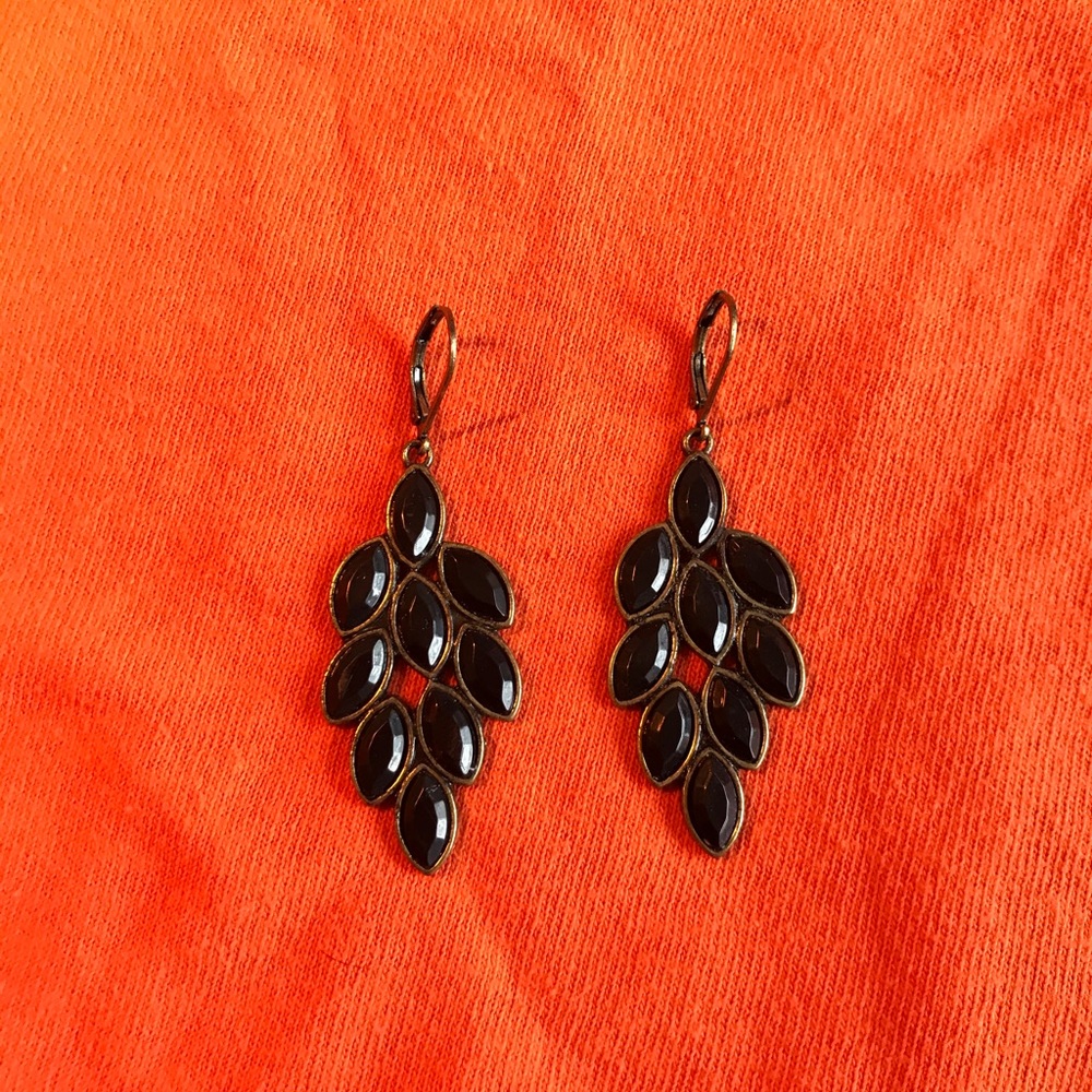 Black small crystal earrings